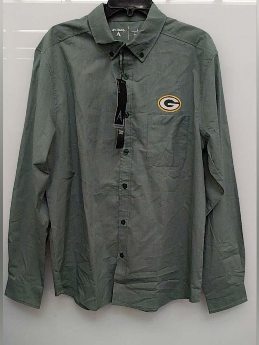 Men's Antigua Size Large Green Bay Packers Casual Button Down Shirt